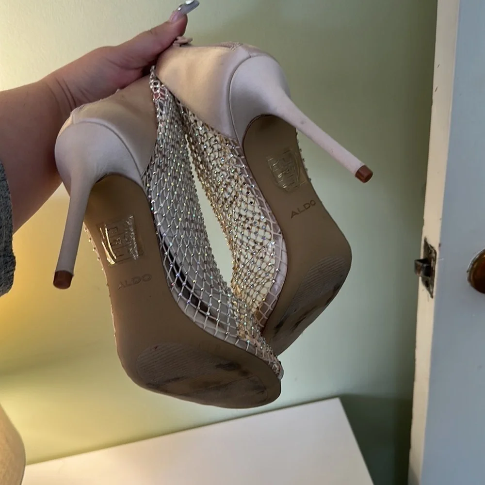 Heels--like new/small mark